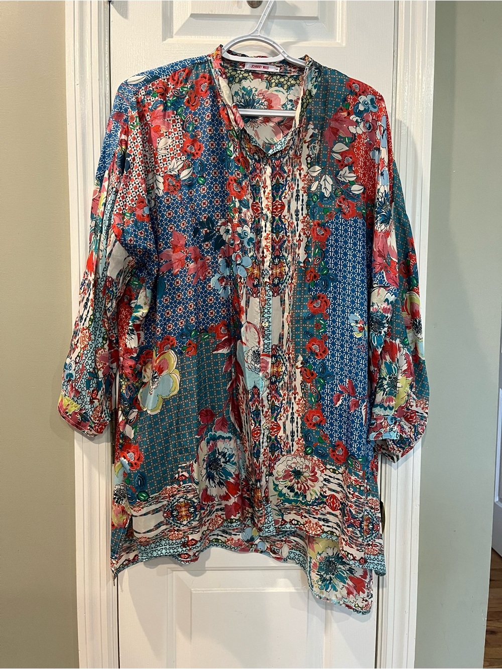 Johnny Was 100% Silk Patchwork Floral Button Down Blouse Tunic Shirt S b3